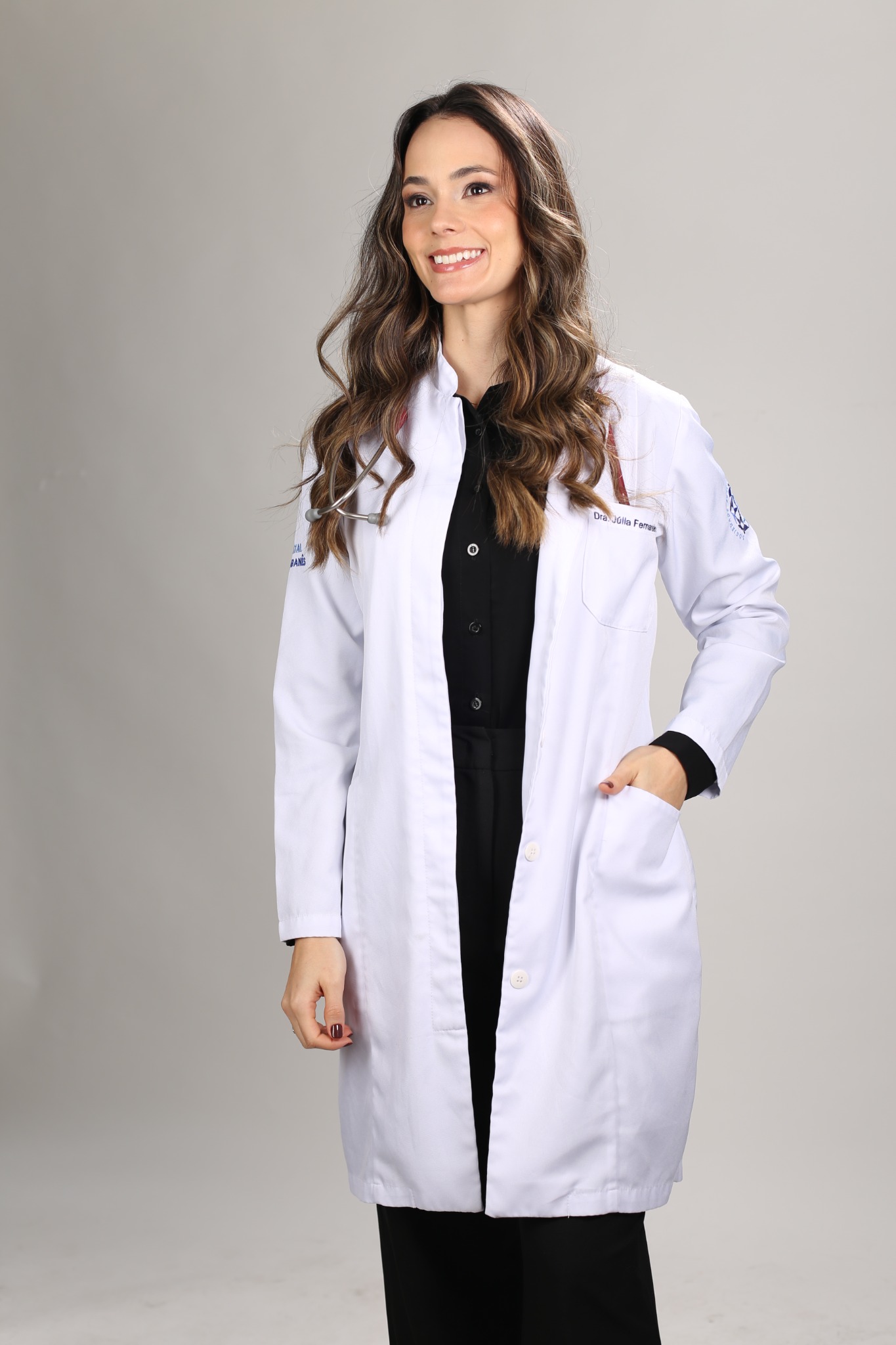 Foto da Dra. Júlia Fernandes Aguiar